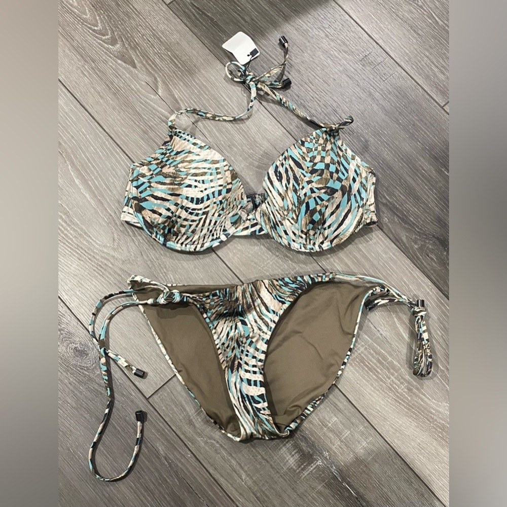 NWOT VS Victoria's Secret leaf jungle print string bikini